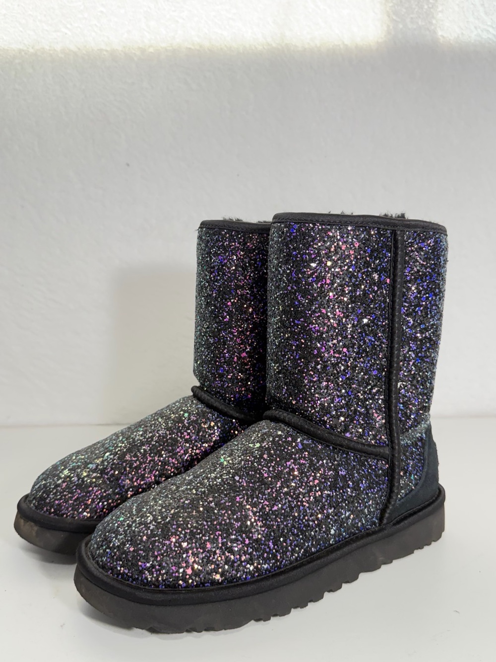 UGG Classic Short Cosmos Sparkles chunky Glitter Boots Black sparkle Size 7